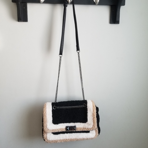 👜 TEDDY CROSSBODY HANDBAG - Picture 2 of 12